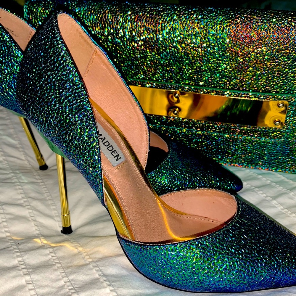 Steve Madden Pumps- 5M with matching clutch